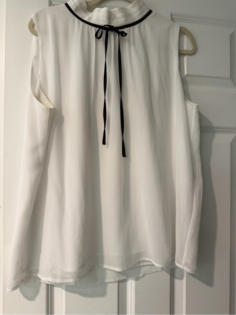 Karl Lagerfeld White Sleeveless Tie-Neck Blouse with Black Ribbon